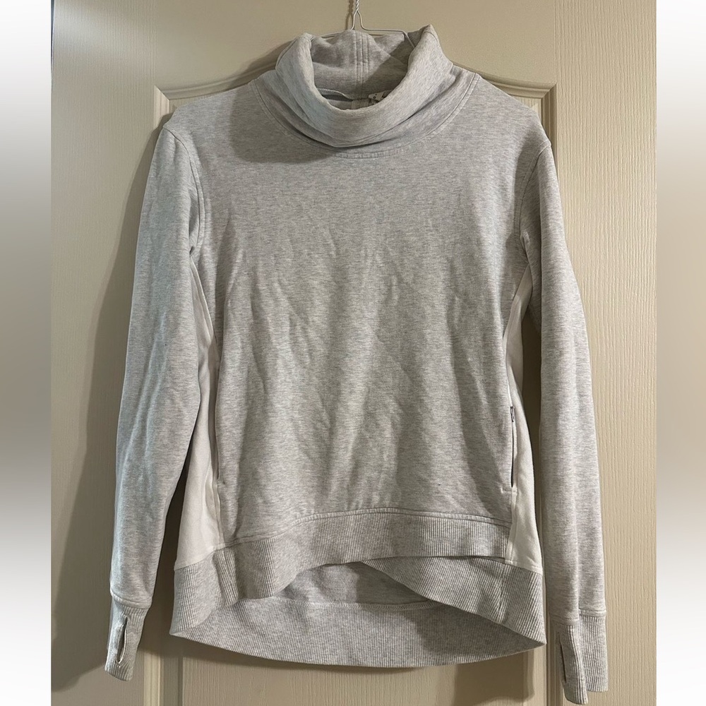 Lululemon sweatshirt • Size 6 • $40